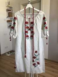 Украинское вышитое платье размер S вышиванка