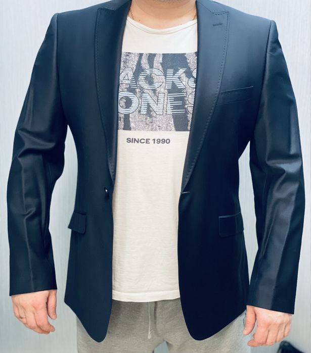 Костюм свадебный ,праздничный