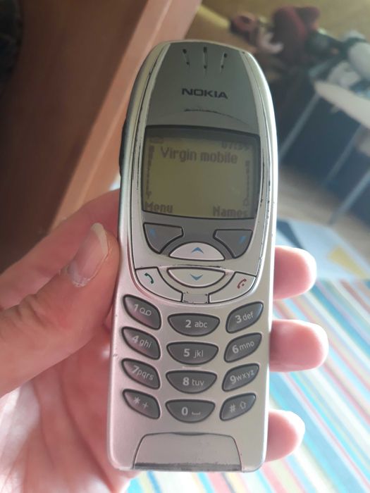 Nokia 6310i telefo