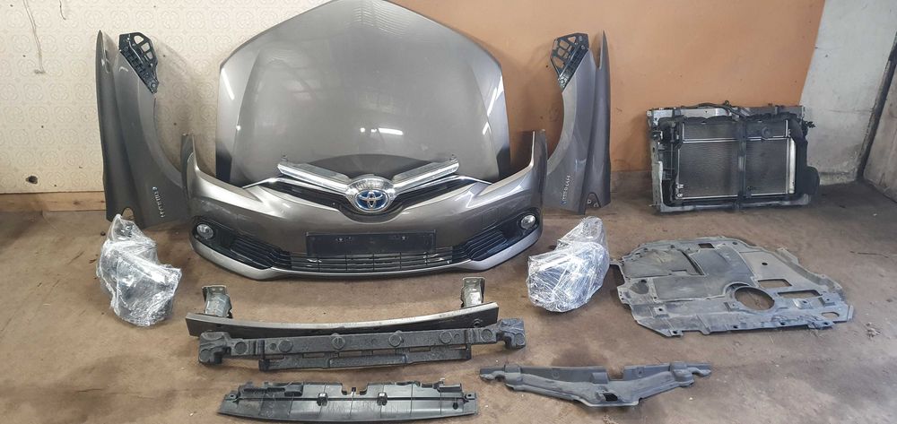 Toyota Auris II LIFT 1.8 Hybryda Przód TYŁ Blacharski Kompletny 1g2
