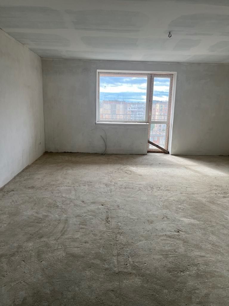 Продаж 2-х кімнатноі квартири 98 м2 +98 м2 мансарда в м.Коломия