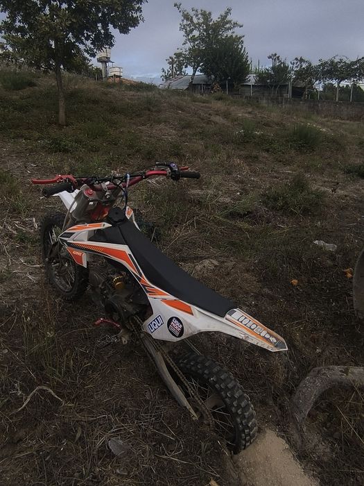 Vendo ou troco por mota de monte