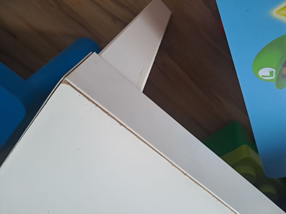 Sprzedam dwa krzesełka MAMMUT IKEA oraz stolik LACK IKEA