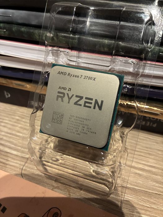 AMD Ryzen 7 3700X