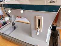 Máquina de costura Singer 257 anos 70
