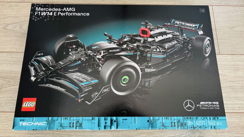 Lego Mercedes AMG F1 W14 E Performance NOVO