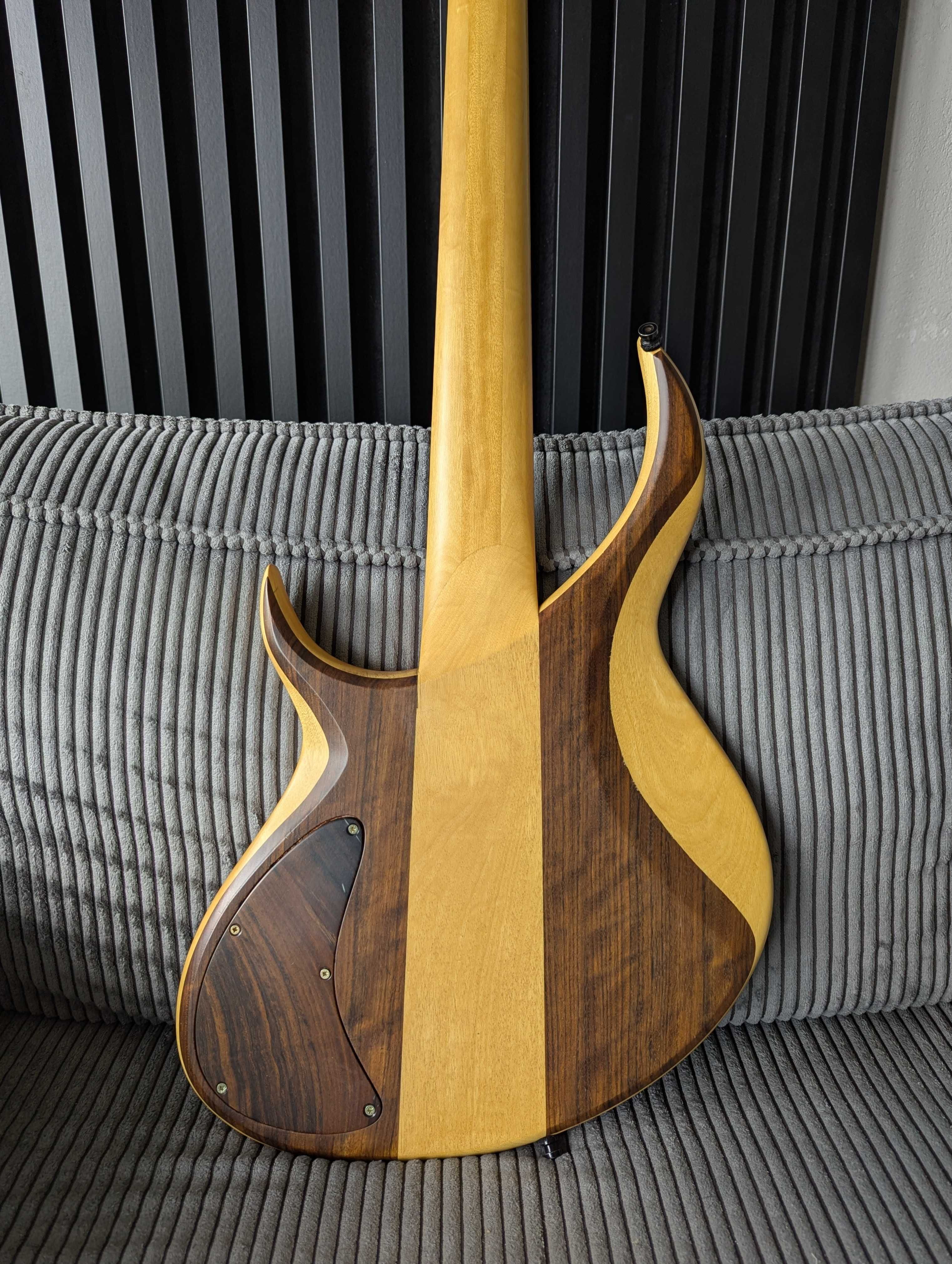 Meridian Aural II - włoski butik