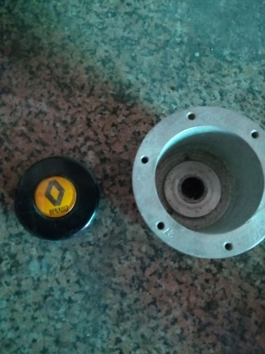 Cubo original Renault de volante desportivo