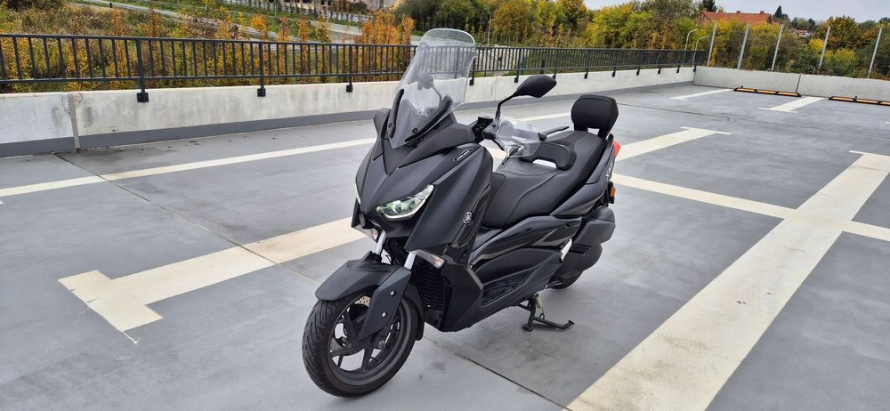 Yamaha X-max YAMAHA X-MAX Iron Max 300 cm3. Salon Polska 2019r.