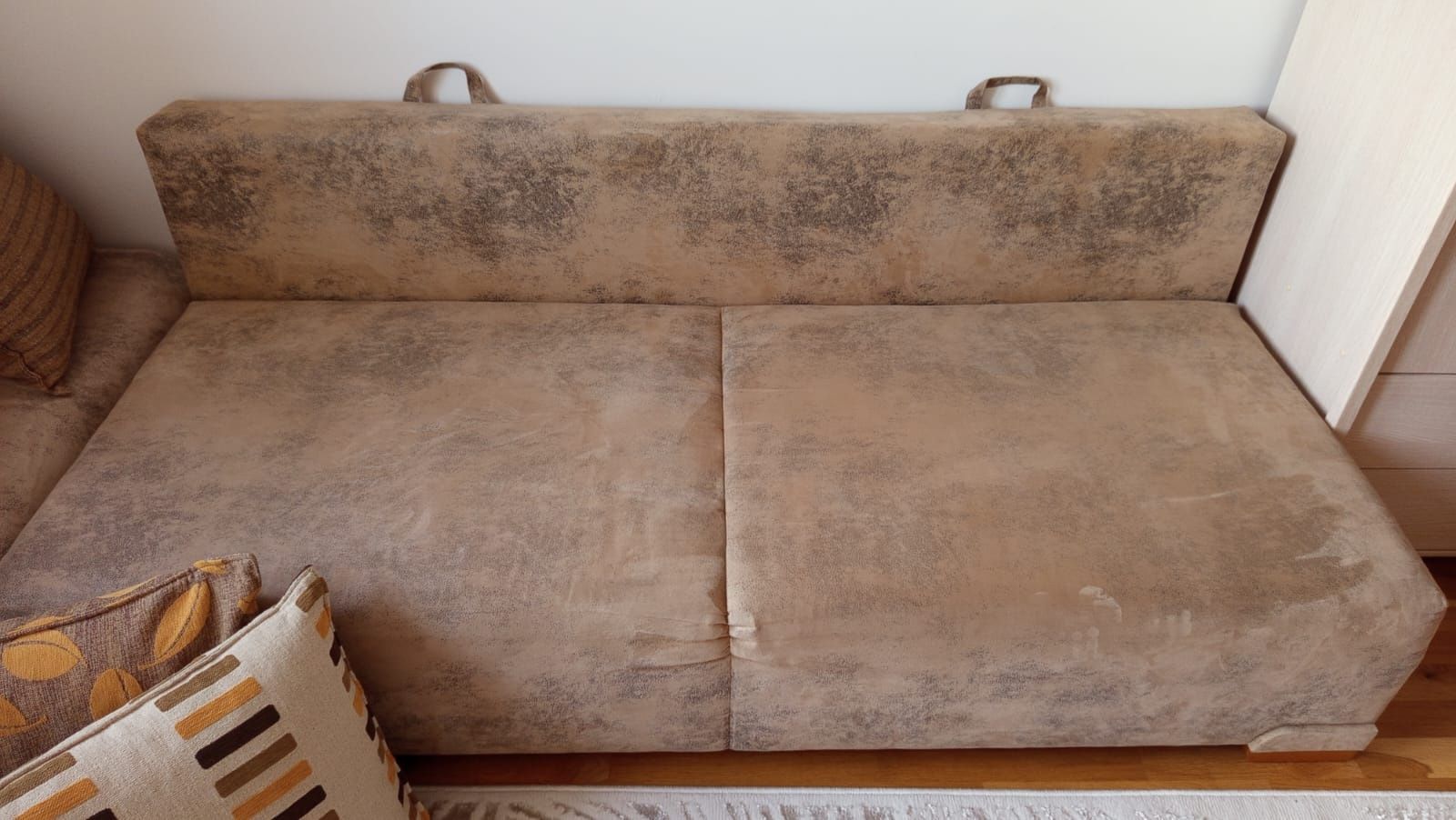 Sofa, kanapa z funkcją spania.