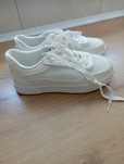 Nowe nieużywane sneakersy Sinsay białe