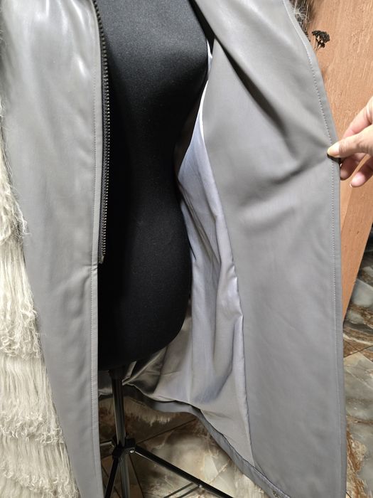 Продам жилетки,шуби хутро лама