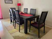 Mesa de jantar extensível com seis cadeiras Andreu World (Wengué)