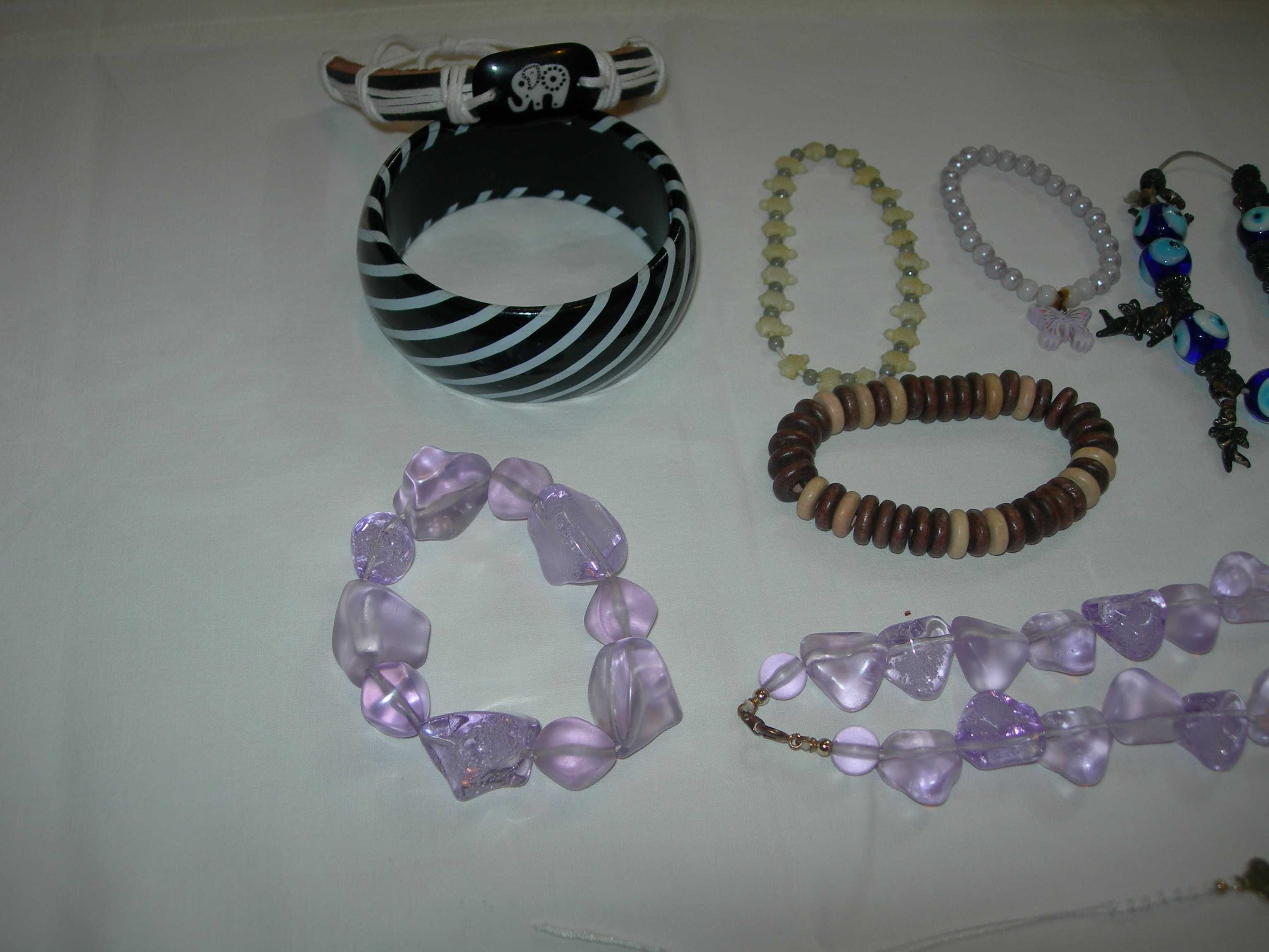 Bijuteria. Fios pulseiras e afins.