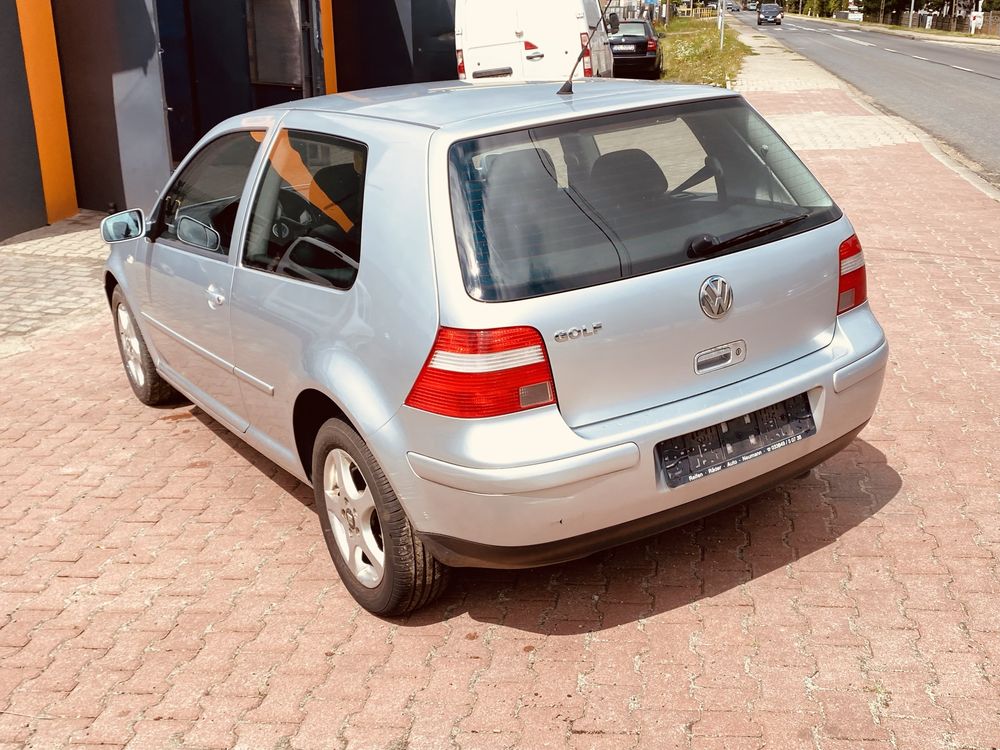 Sprzdam vw golf 4 rok 2003 poj 1.4 16 v zadbany