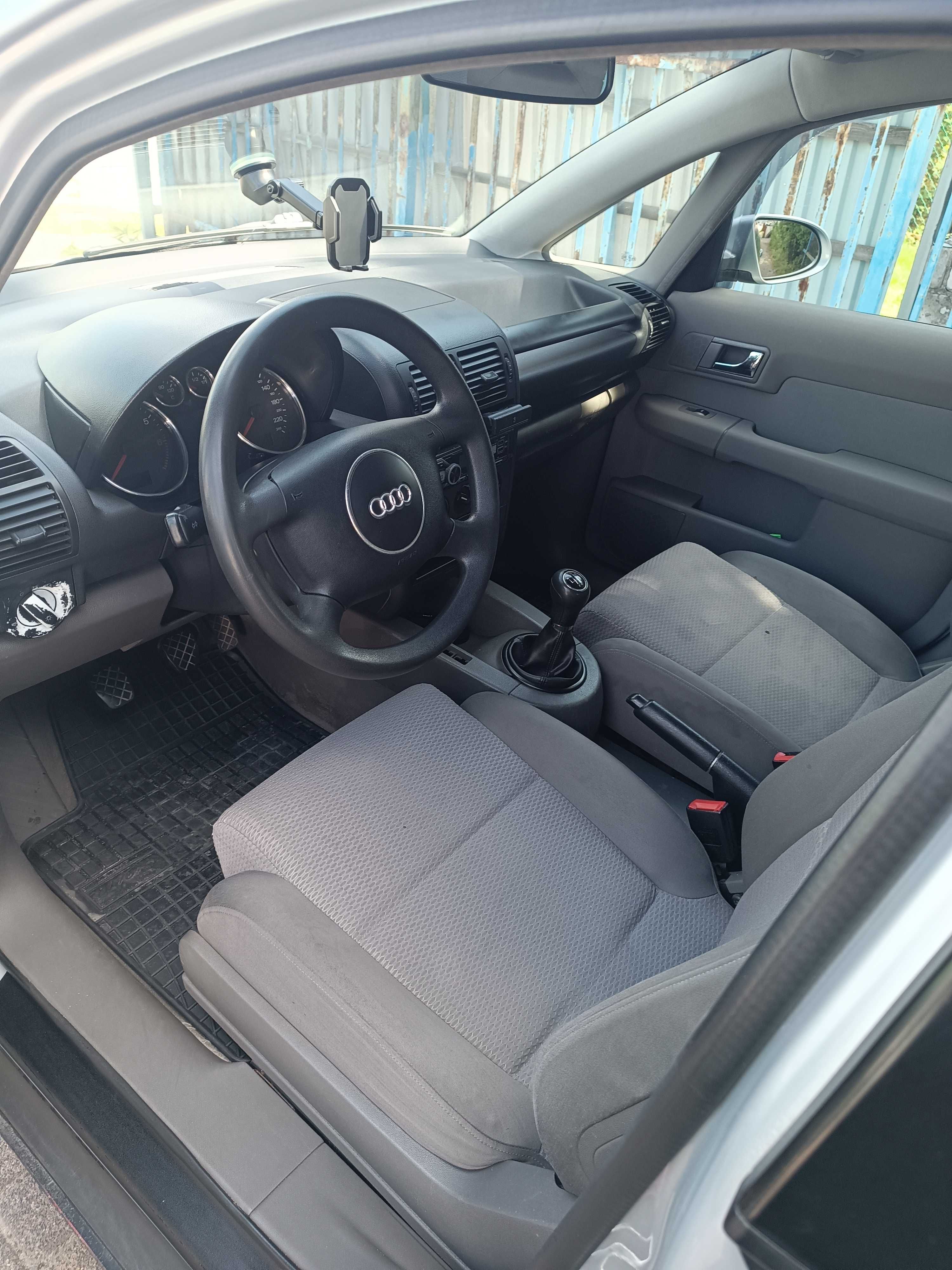 Sprzedam Audi A2 w dobrym stanie technicznym
