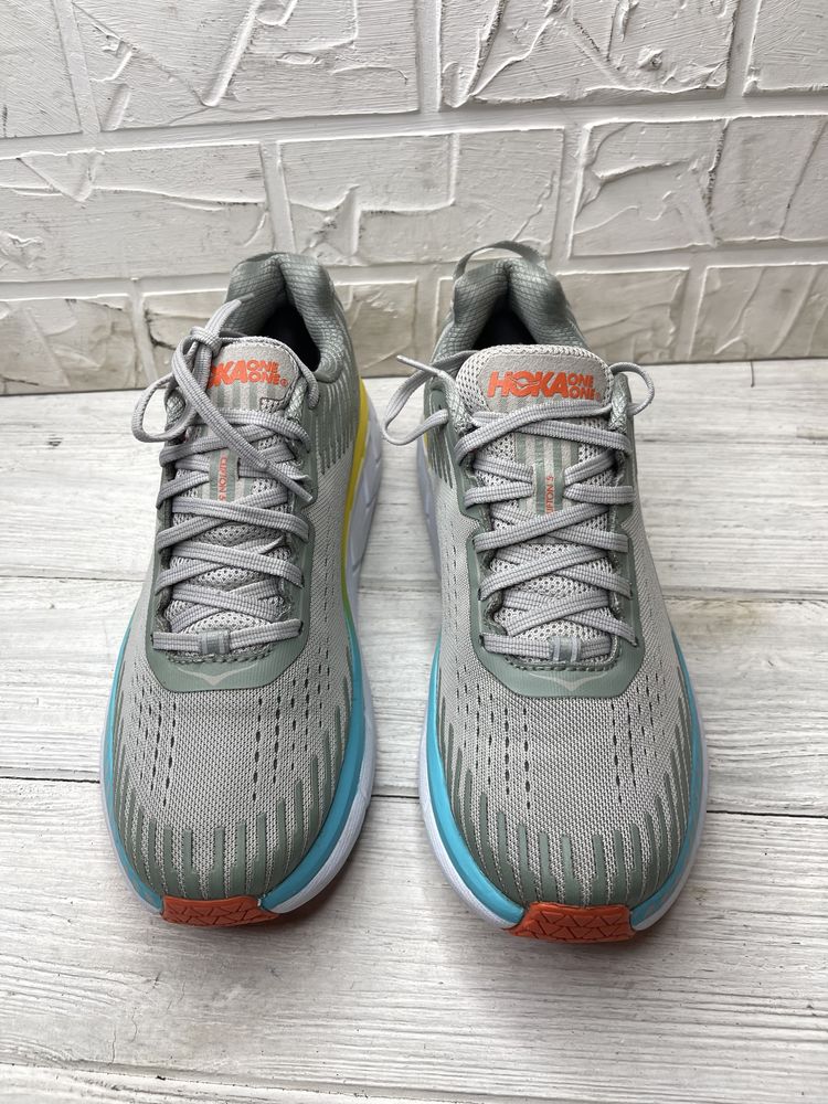 Мудские беговые кроссовки brooks серые hoka