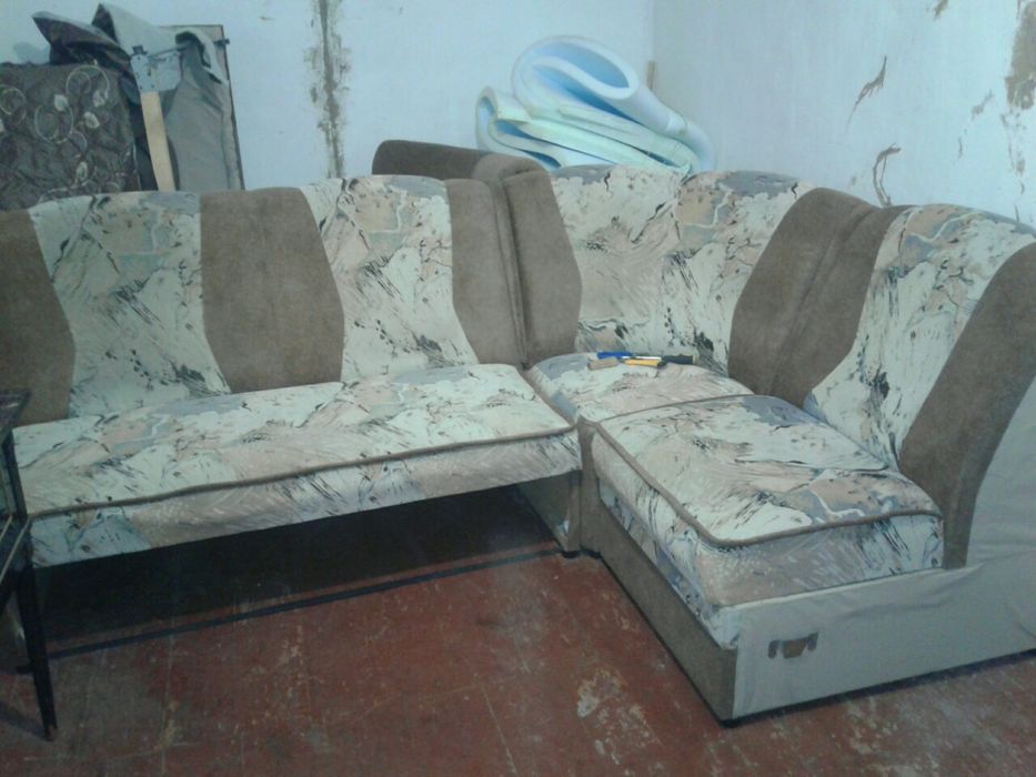 Перетяжка та ремонт м'яких меблів