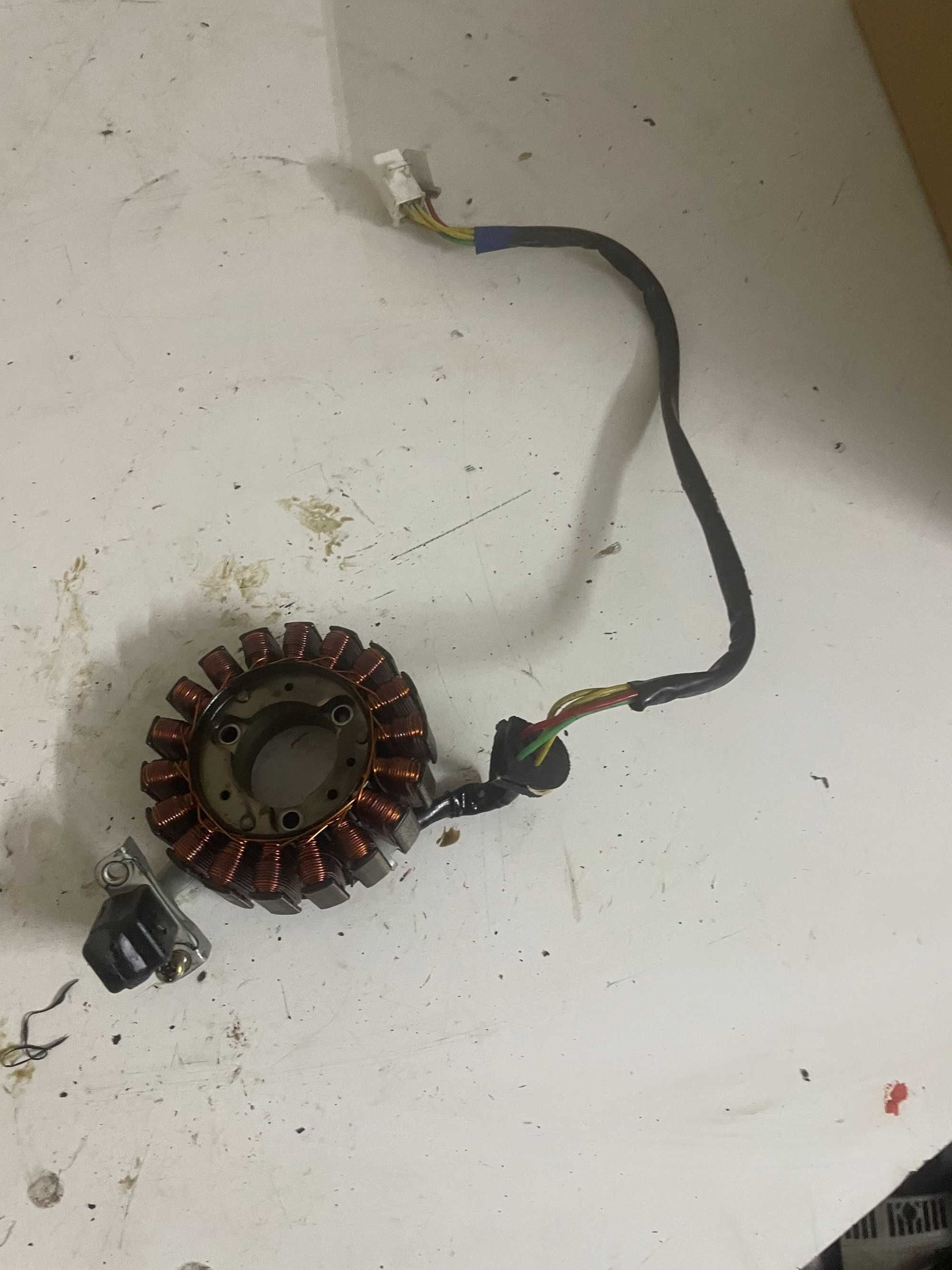 Daelim Roadsport 125 stojan stator iskrownik