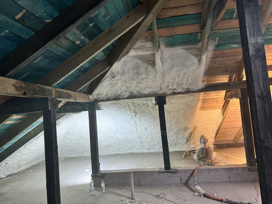 Izolacja natryskowa piana Pur