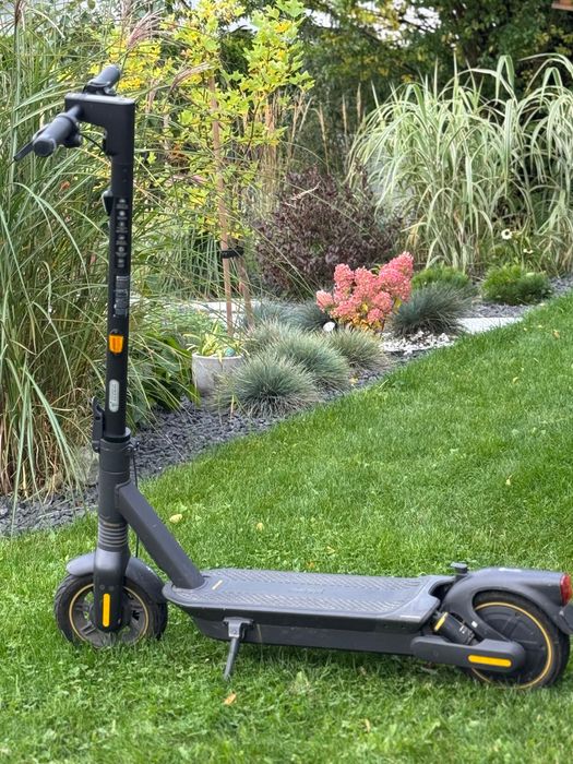 Hulajnoga elektryczna SEGWAY Ninebot Max G2 D