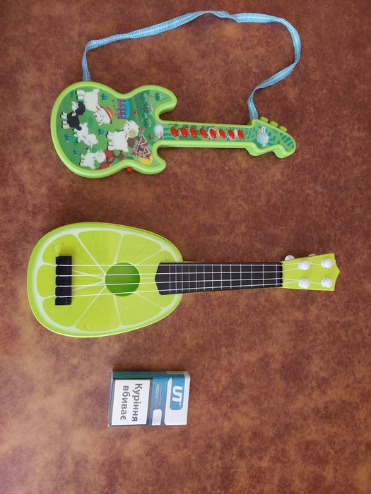 Продам детские гитары
