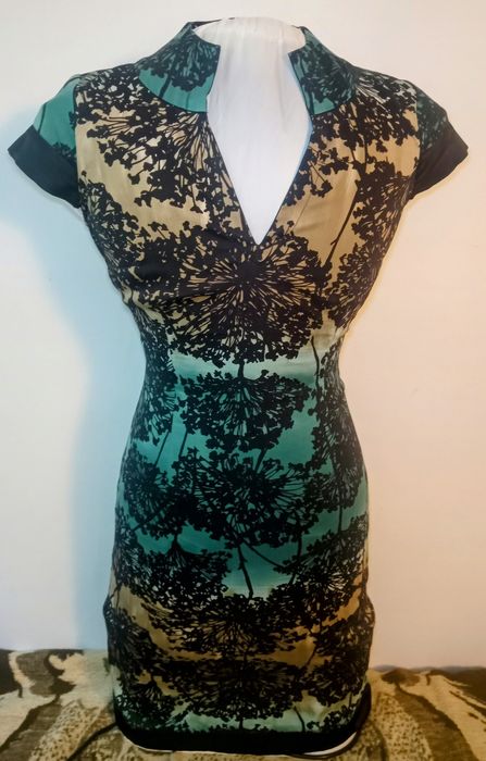 Sukienka satynowa w japońskim stylu