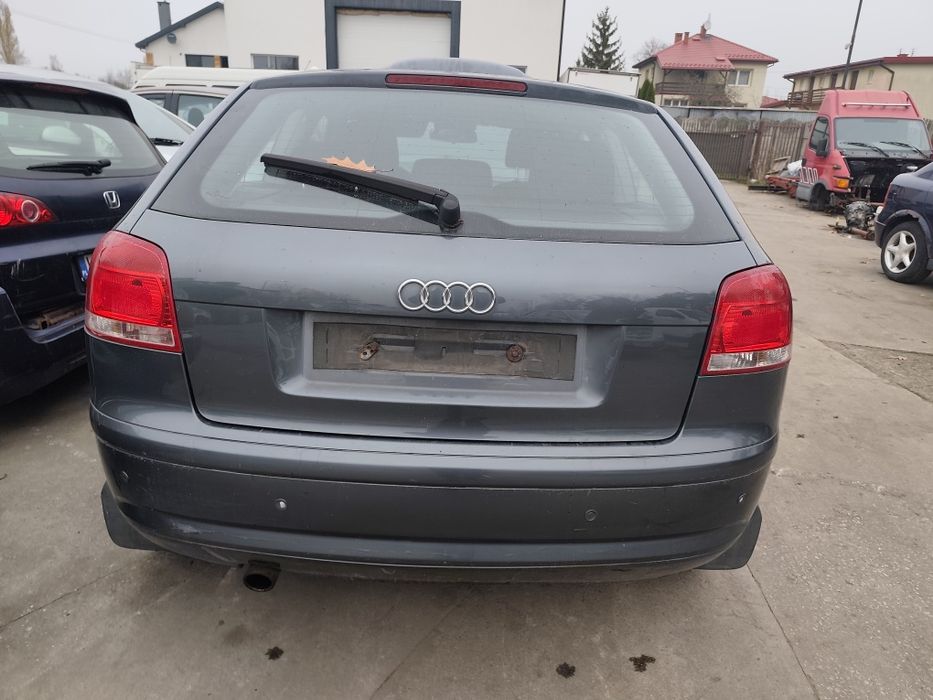 Audi a3 8p lampa tył Lewa
