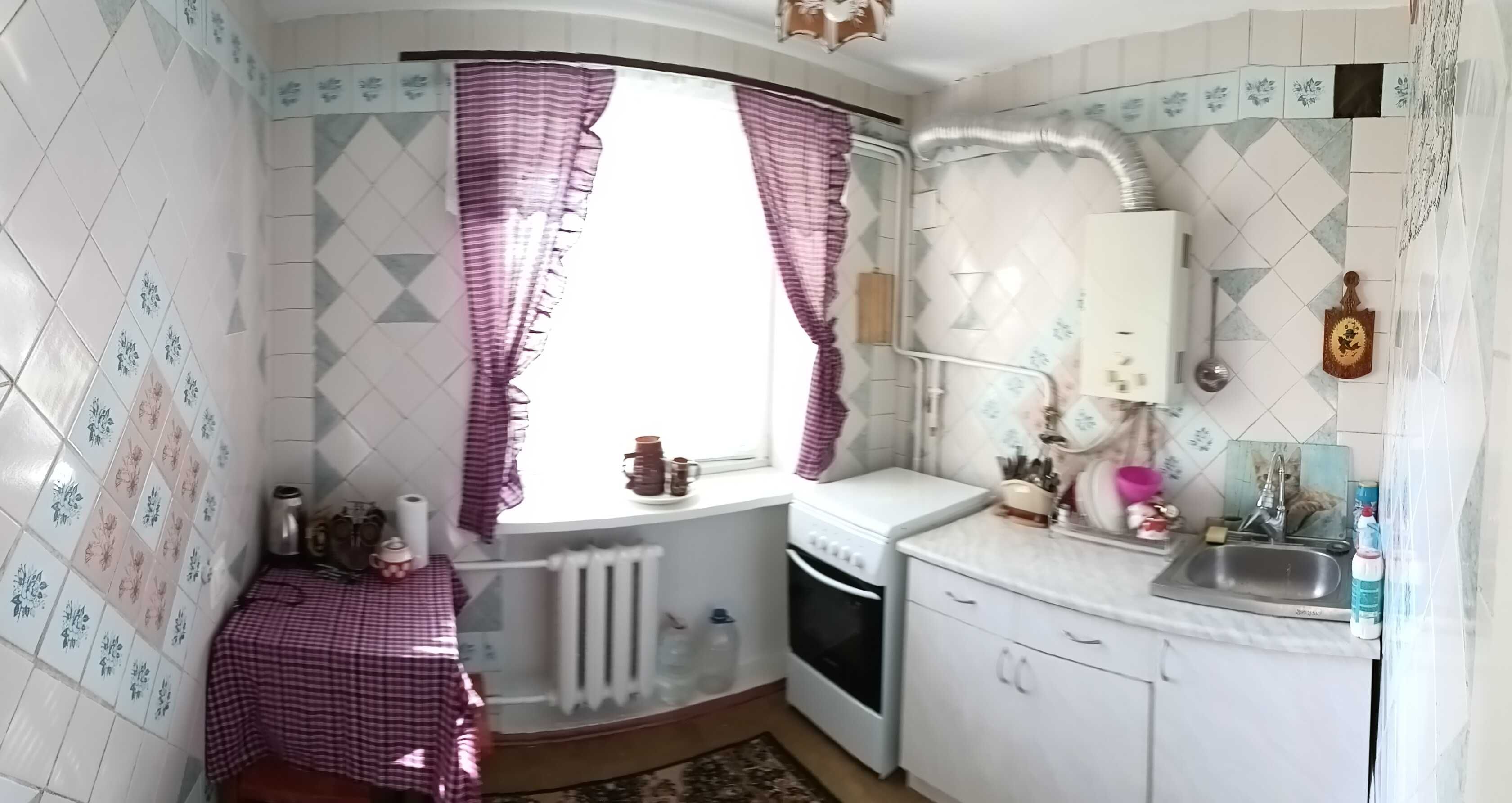 Продам 4-комнатную квартиру в Лесках, 62,8 кв.м в хорошем состоянии.