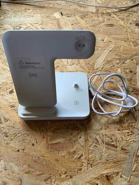 Stacja dokująca ładowarka indukcyjna Apple 15W biała lub czarna