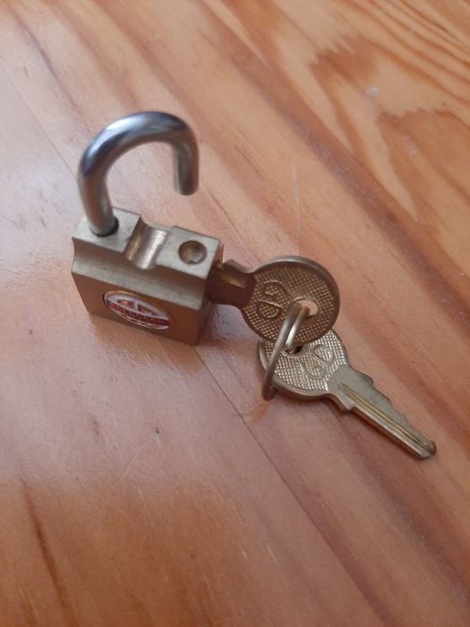 Cadeado GoldDoor, em latão, Anos 30 -  entrada lateral