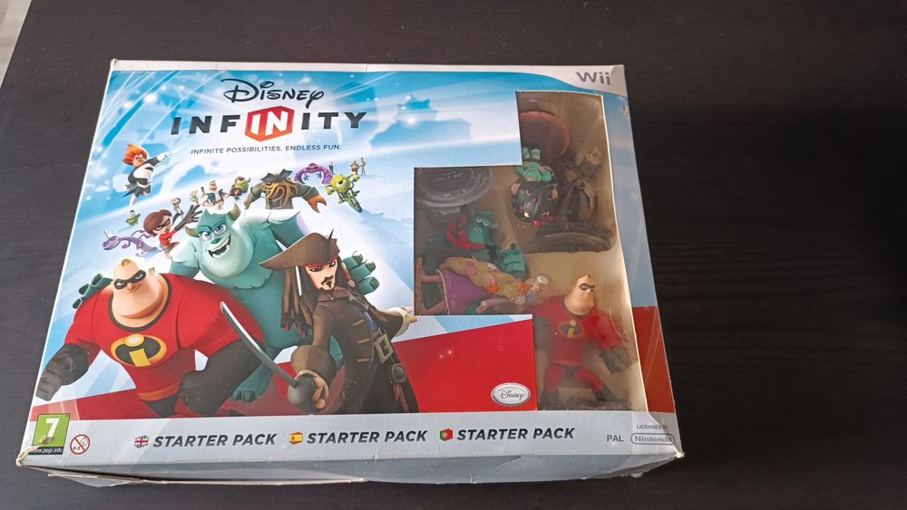 Jogo Wii Disney Infinity como novo + 3 figuras extras