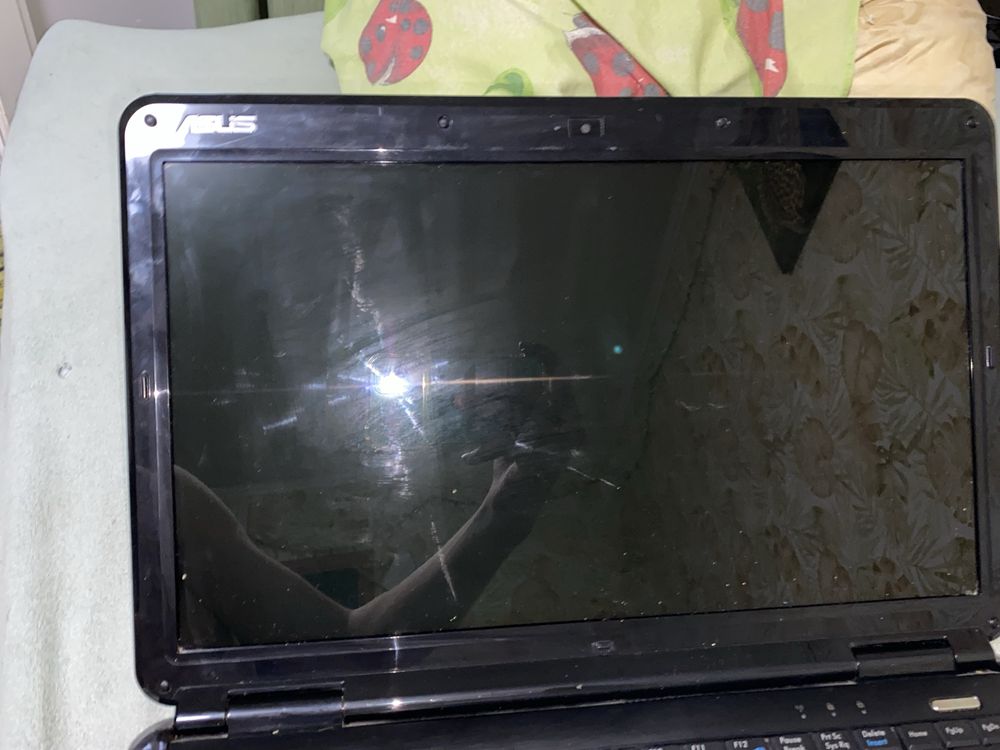 Продам ноутбук  asus k50AB технично працюе але не вистачае пару дитале