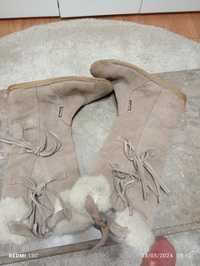 Botas bejes 36, pretas e camel 35