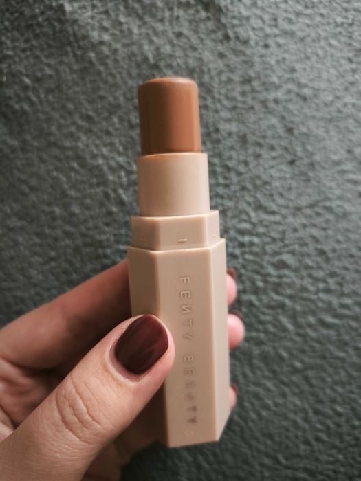 Bronzer w sticku Fenty Mocha