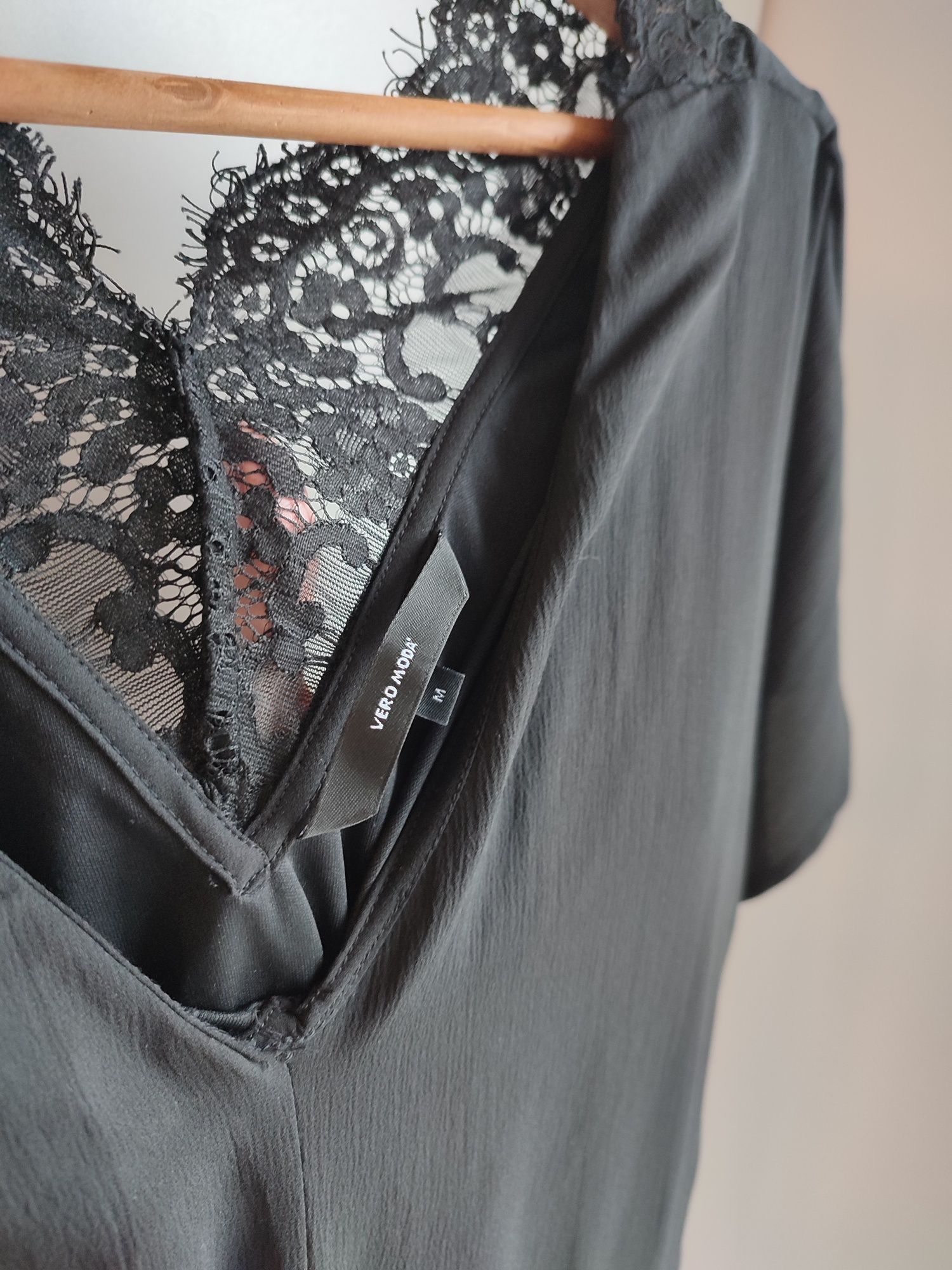 Czarna sukienka Vero Moda roz. M stan bdb