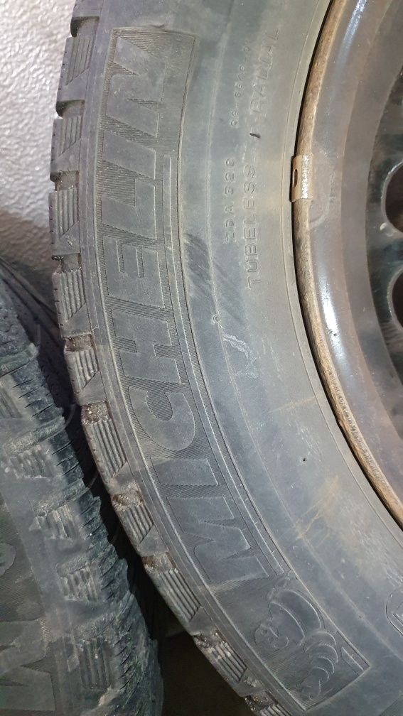 Koła zimowe felgi stalowe 15 cali opony 195/65 R15 VW Audi Seat Skoda