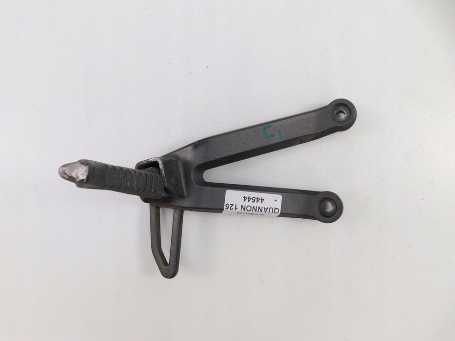 KYMCO QUANNON 125 SET PODNÓŻEK PASAŻERA LEWY