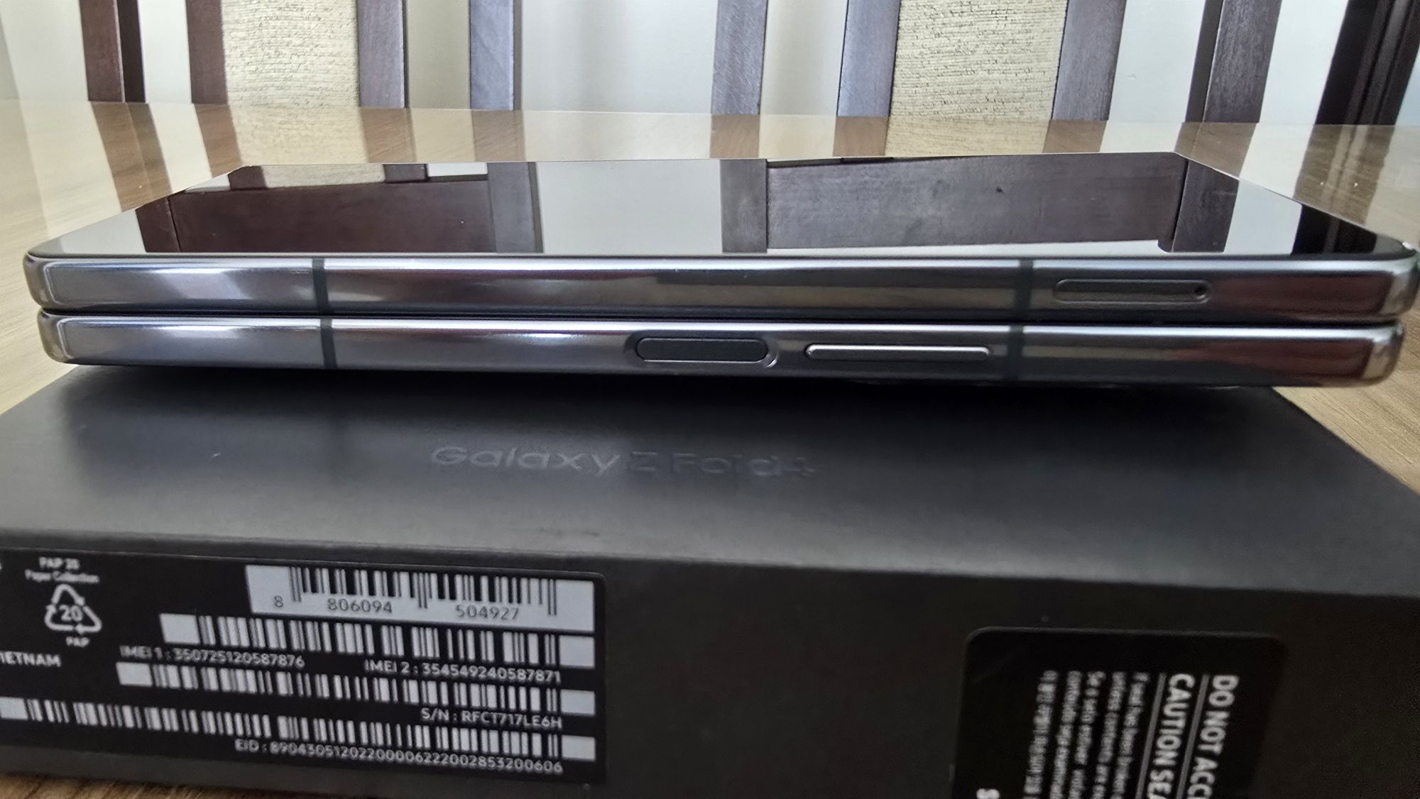 Samsung Galaxy Fold 4 12/512 Sklep Samsung. Duży zestaw