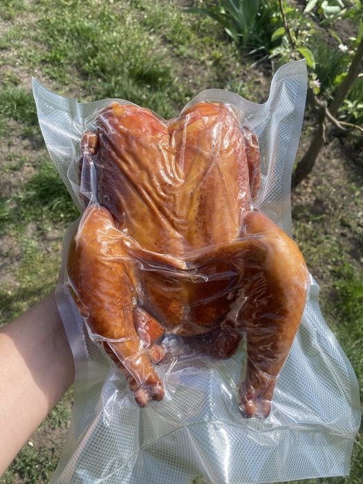 Копчена перепілка, курочка, ковбаски гриль, скумбрія