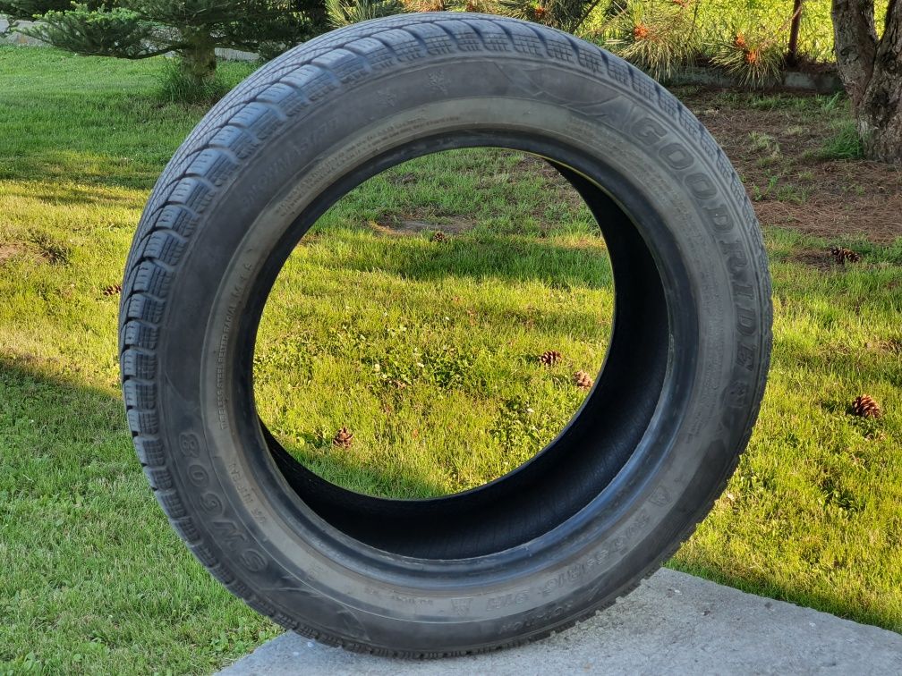 Komplet opon zimowych Goodride SW608 Snowmaster 205/55 R16