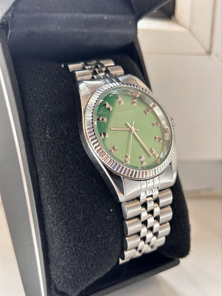Годинник Sekonda