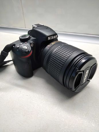 Фотоапарат Nikon D3200 з об'єктивом 18-105