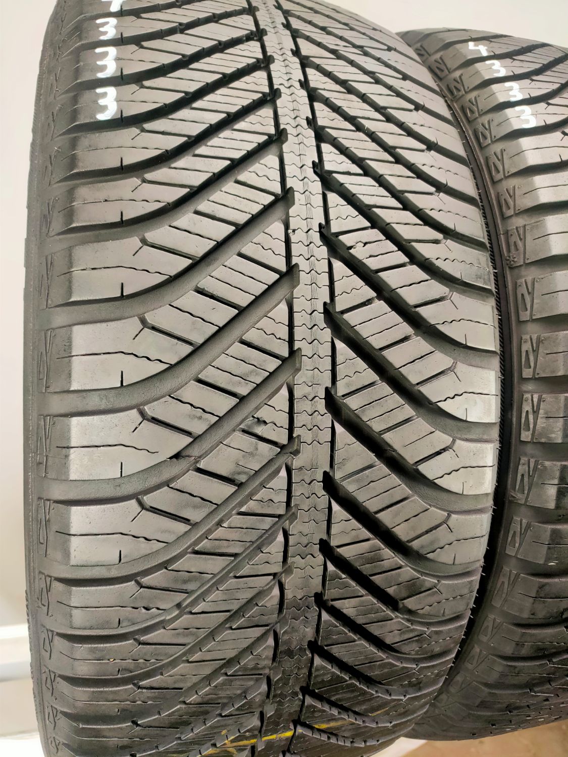 Opony 225/45R17 całoroczne 225/45/17 GOODYEAR (osobowe) OO14333
