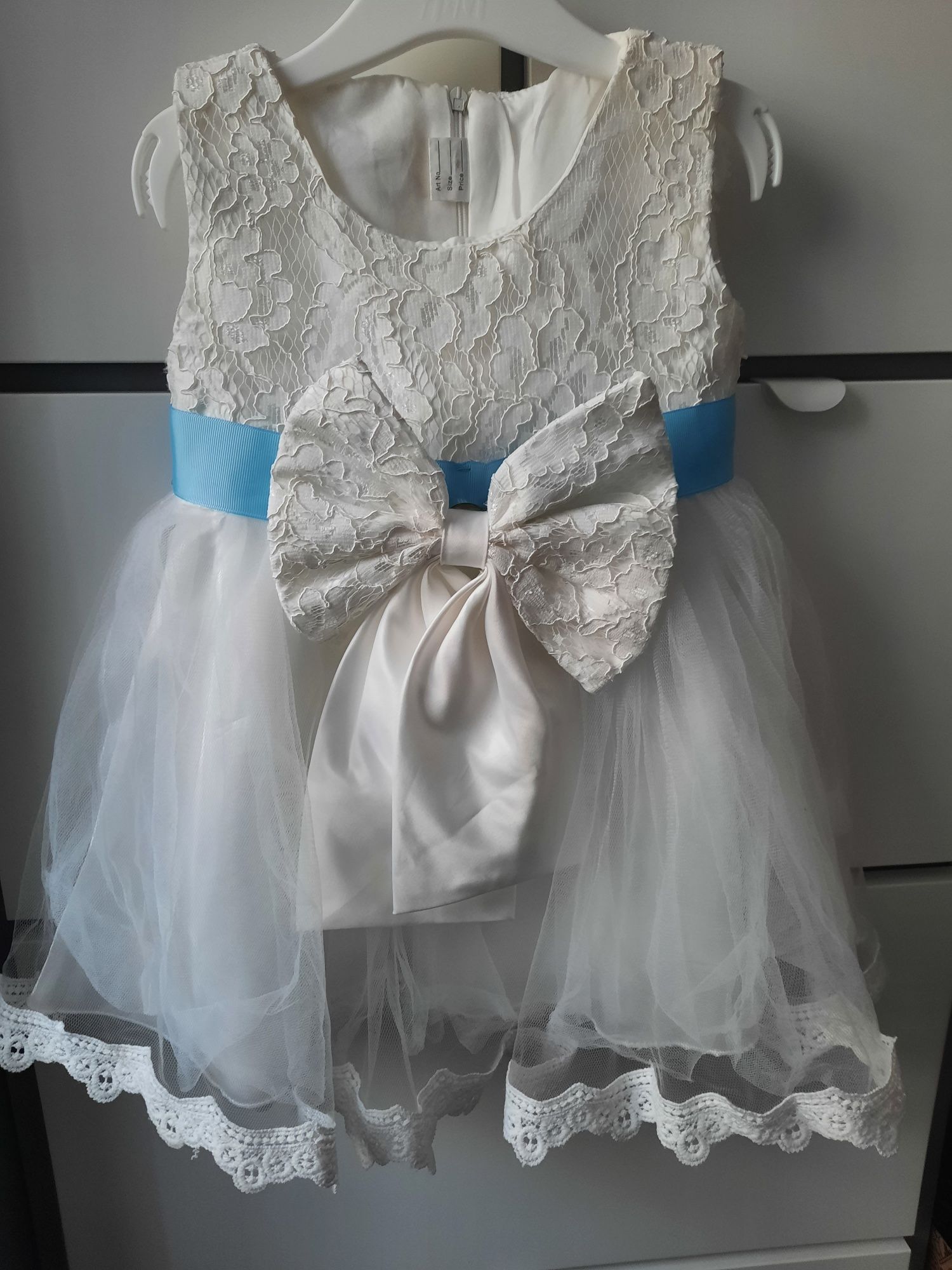 Śliczna elegancka sukienka dla dziewczynki r. 86-92