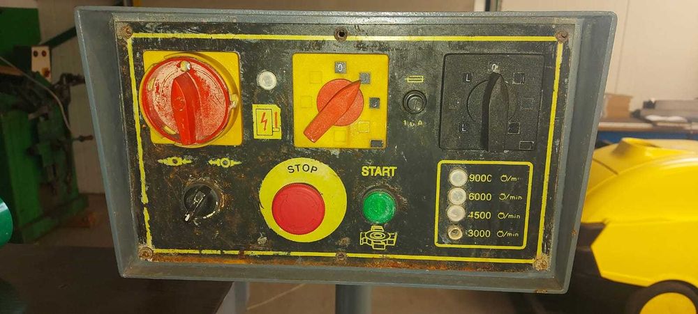 Frezarka dolnowrzecionowa GOMAD FD-2 2001r.