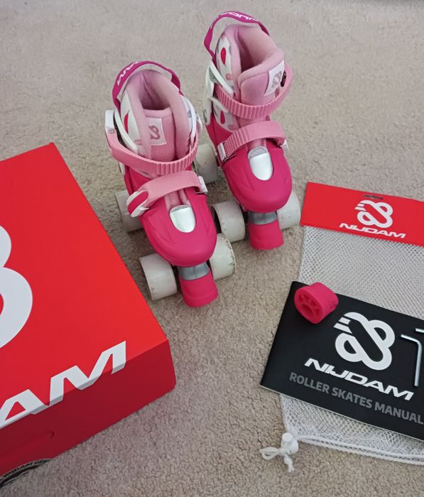 Wrotki dziewczęce .