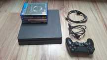 PS4 Slim 1TB + 4 gry