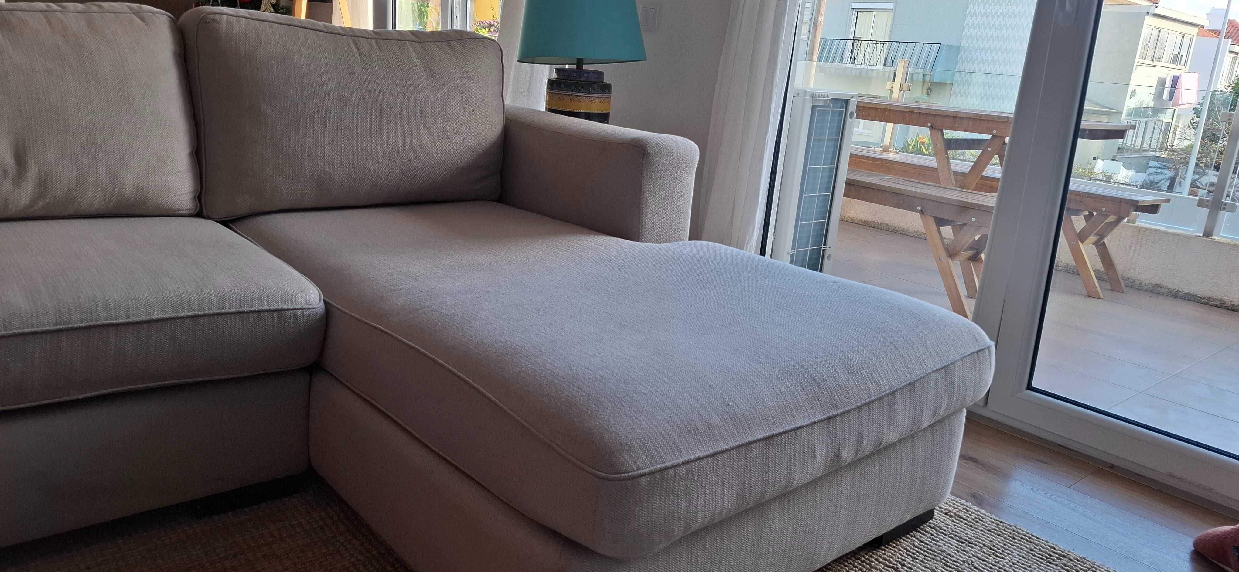 Sofá de 3-4 lugares com chaise longue