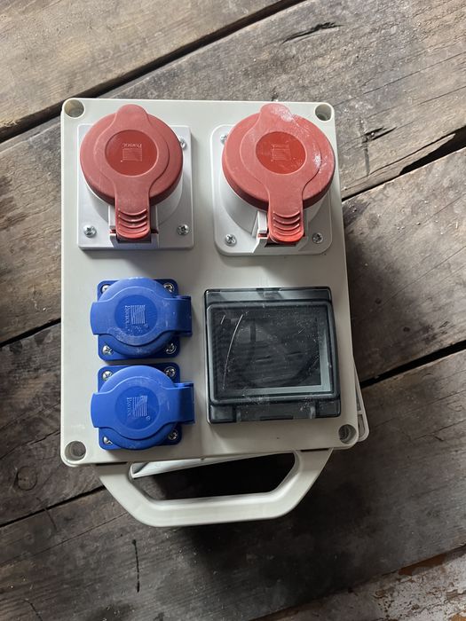 Erbetka, rozdzielnia budowlana. Kompletna.